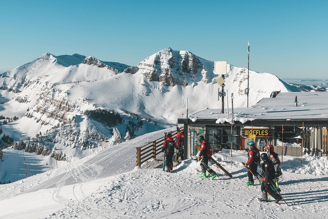 THE SUNDAY EDIT VOL. 89 | Ski Culture & Fashion