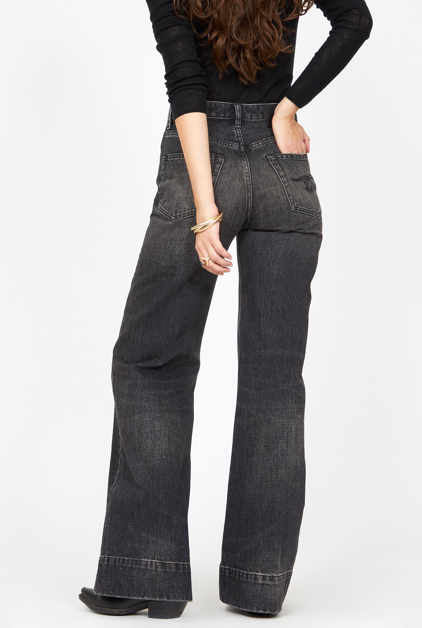 R13 Charlotte Jean